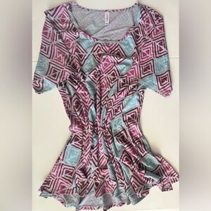 NWOT Lularoe Perfect Tee - Size 2XL